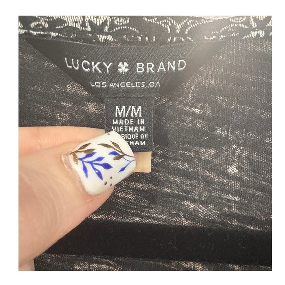 Lucky Brand Black Gray Printed Flutter Sleeve V-Neck Mixed Media Top Medium - Picture 3 of 4